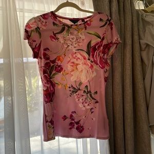 Ted baker floral pink shirt size 2.. us size 2/4